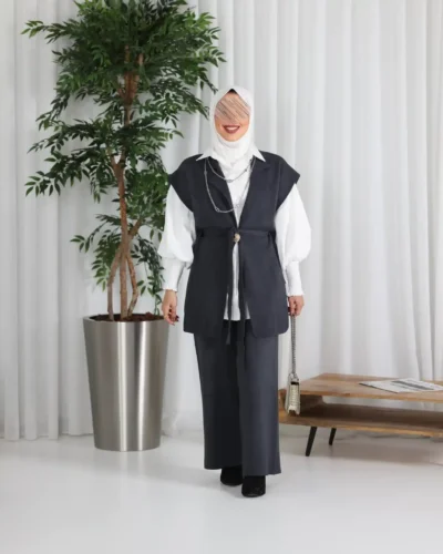 ⁦بدلة نسائي تريكو حفر⁩ - الصورة ⁦2⁩